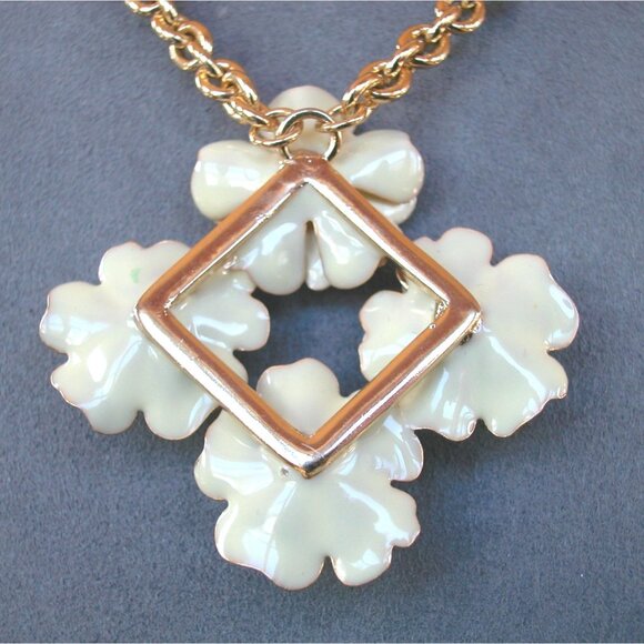 Anne Klein Gold-Tone Chain Necklace With White Floral Pendant,  Bracelet, Earrin - Picture 3 of 11